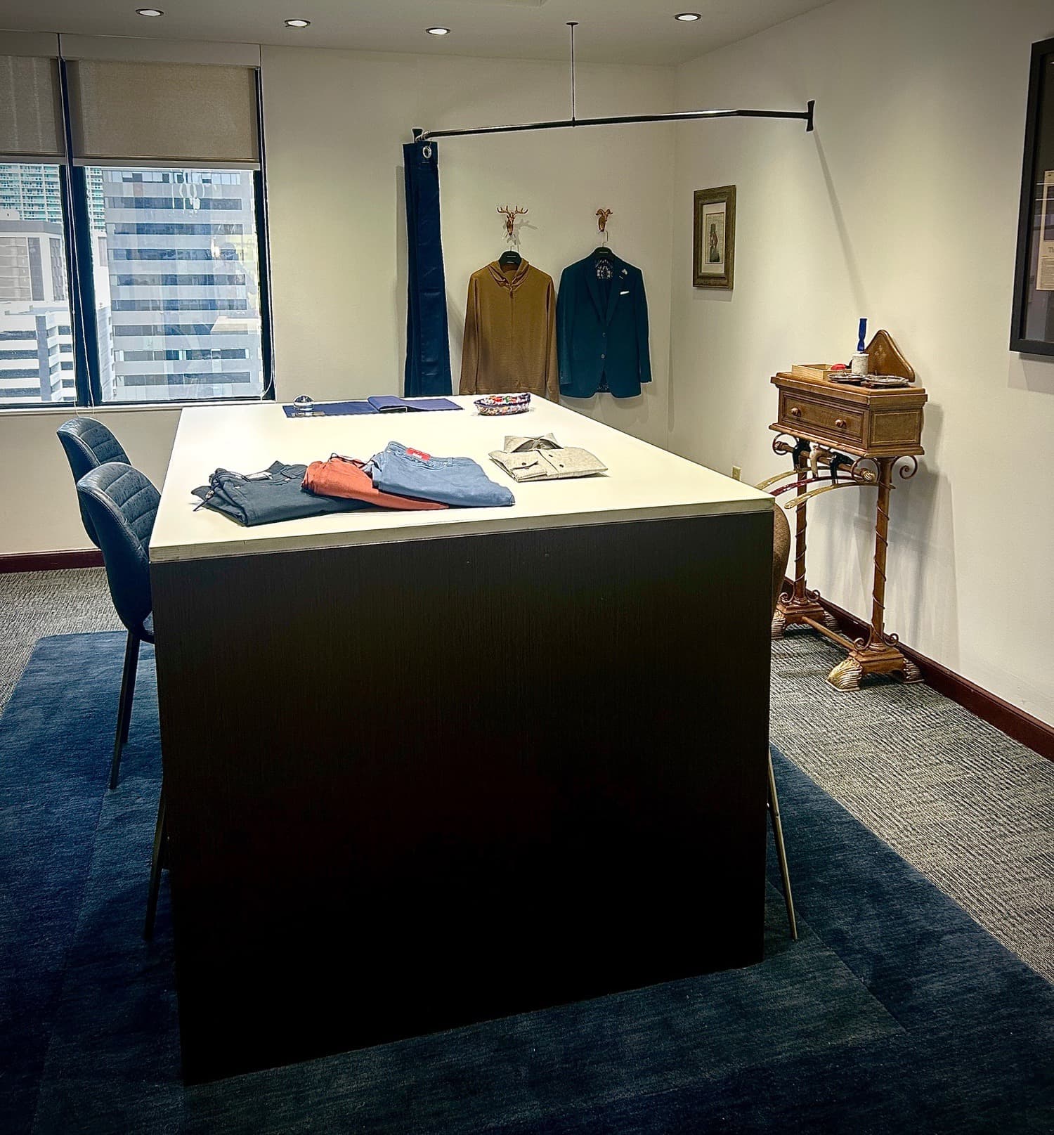 Bespoke CB Miami showroom photo 6