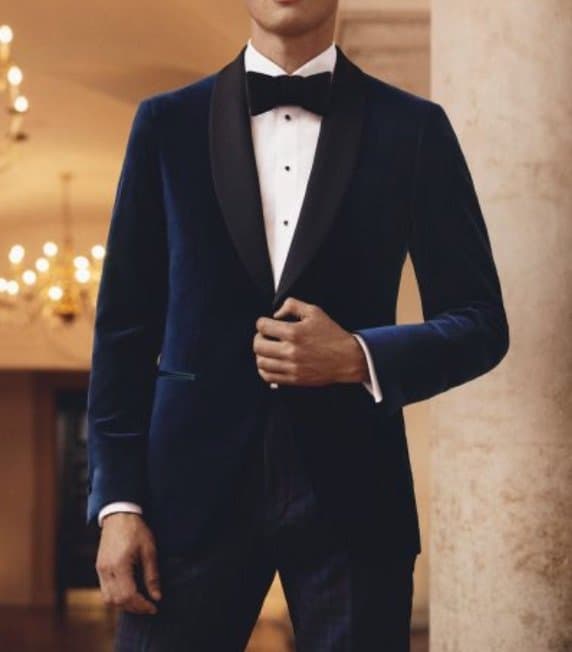 Man wearing a custom navy velvet dinner jacket for a formal Miami event by Bespoke CB