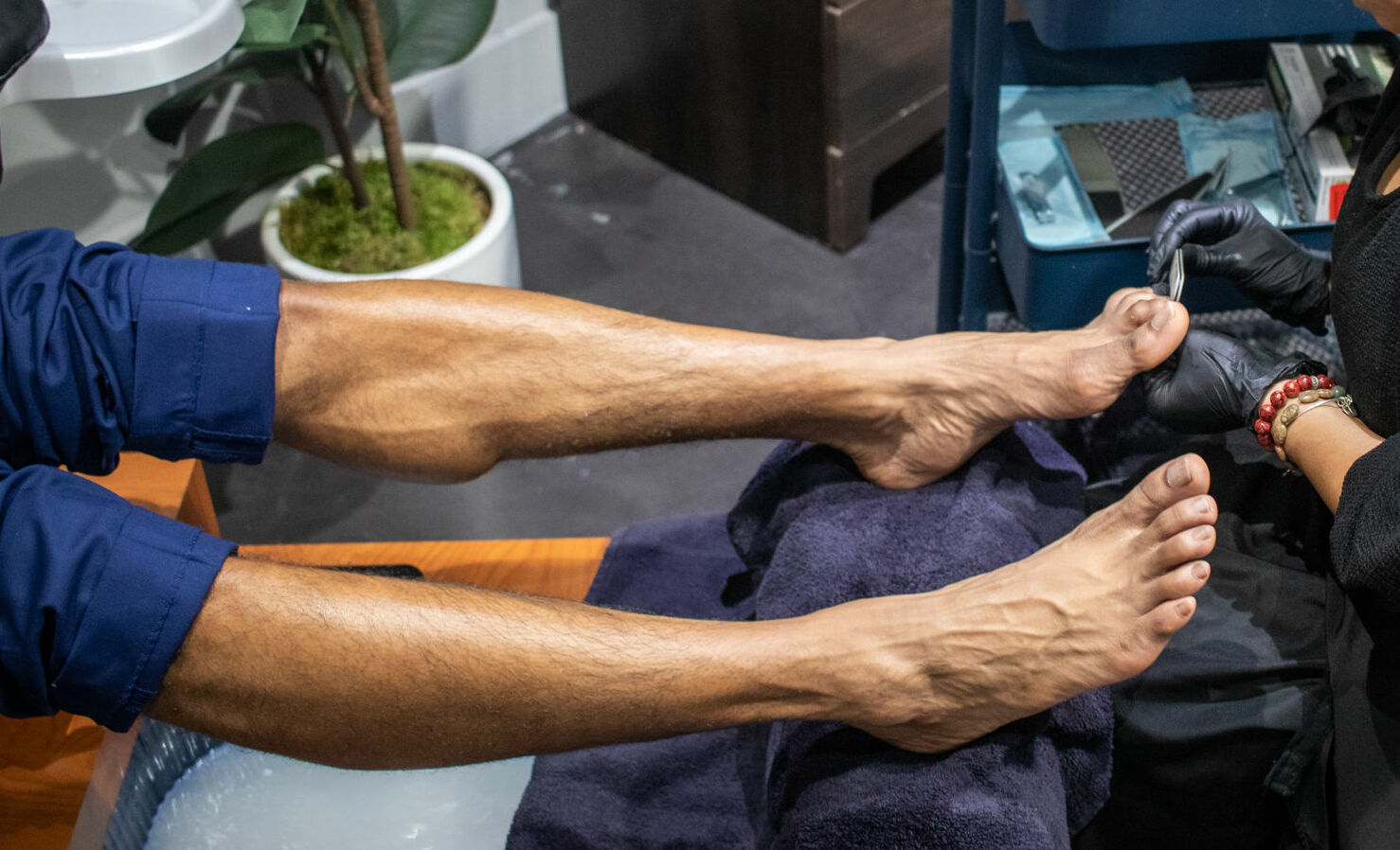 men's foot grooming